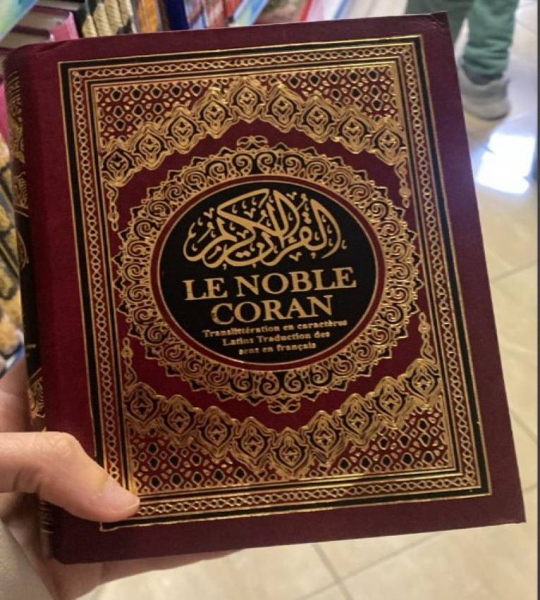 (17x12.5 cm)Le Noble Coran avec traduction française, Texte original arabe, translittération en lettres latines et traduction exacte en français. ,Version complète